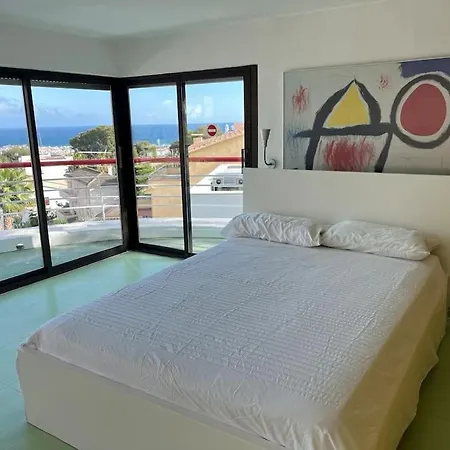 Iconic Overlooking Vila Sitges